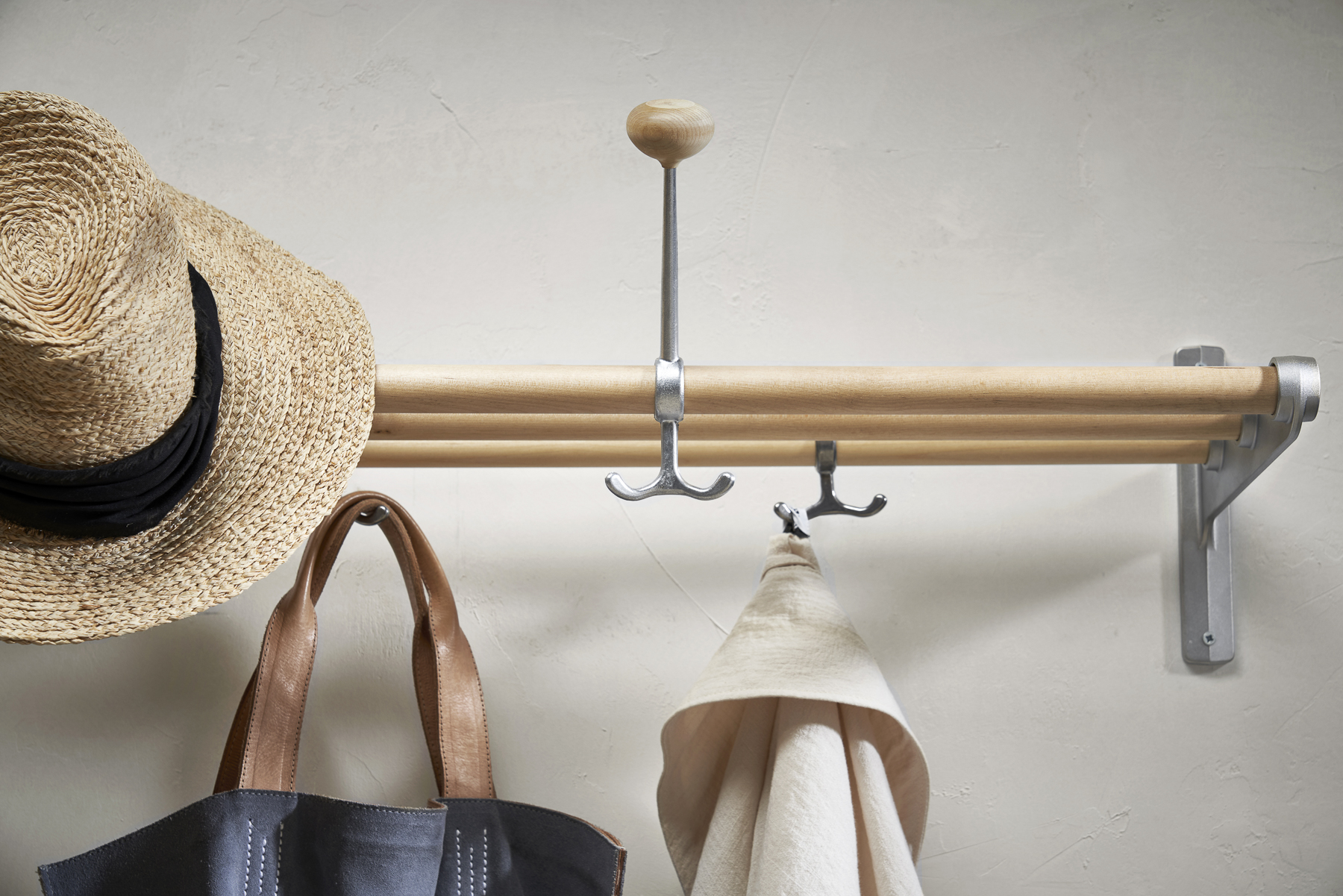 Nostalgi hat & shoe rack in birch and aluminium
