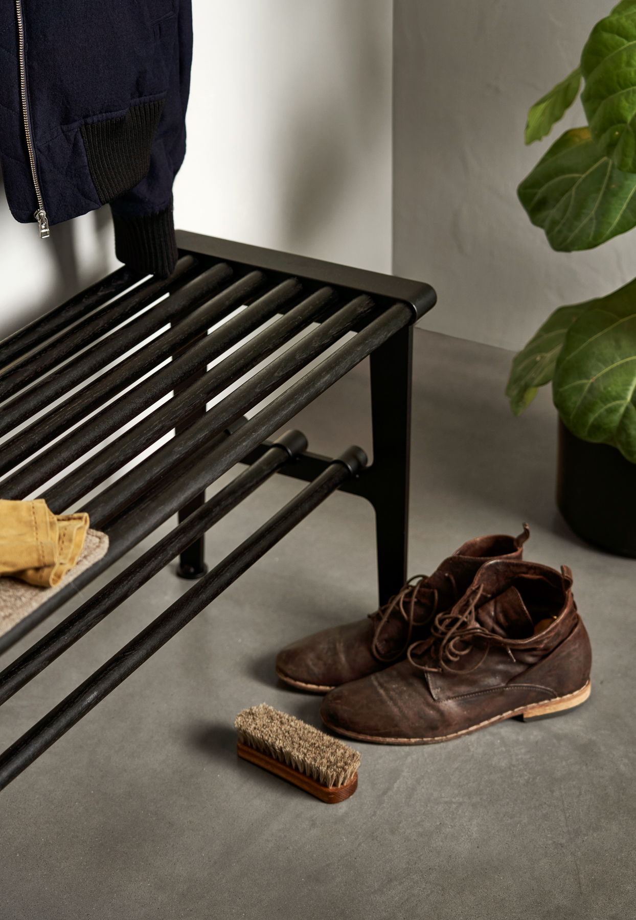 Nostalgi bench in black