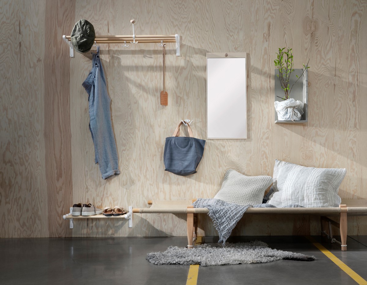 Scandinavian hallway with Nostalgi hat & shoe rack and Tillbakablick mirror in birch and white white details